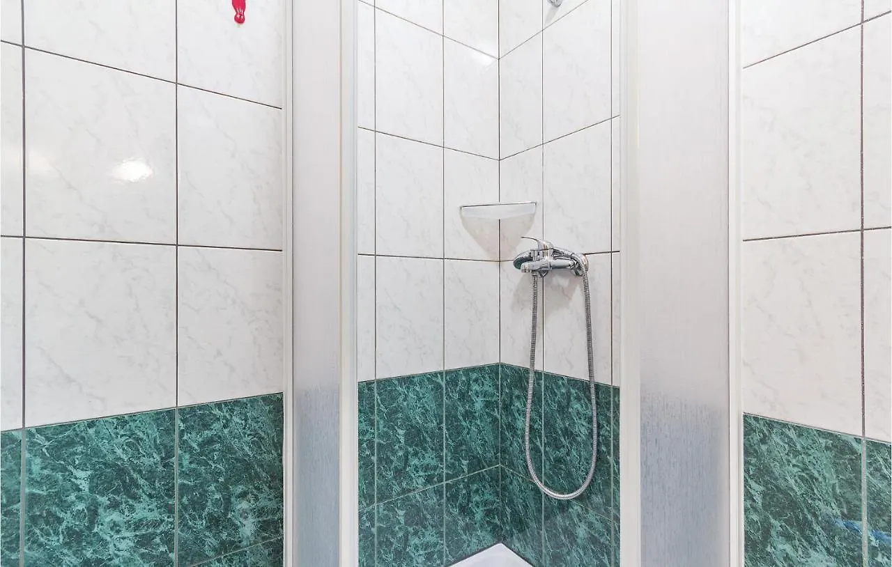1 Bedroom Stunning Apartment In Pula